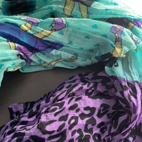 Scarve - Picture 3 of 3